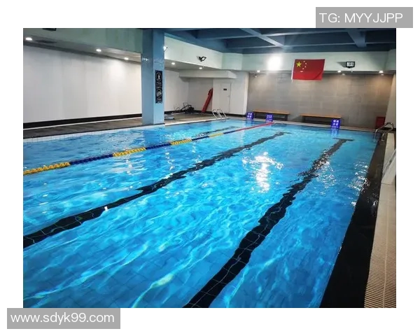 游泳对身心健康的全方位益处与科学解析